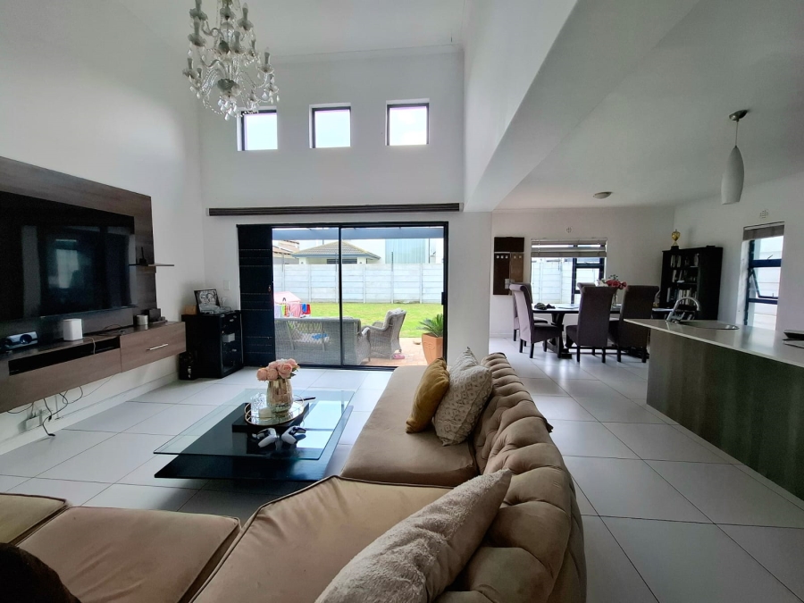 4 Bedroom Property for Sale in Parklands North Western Cape